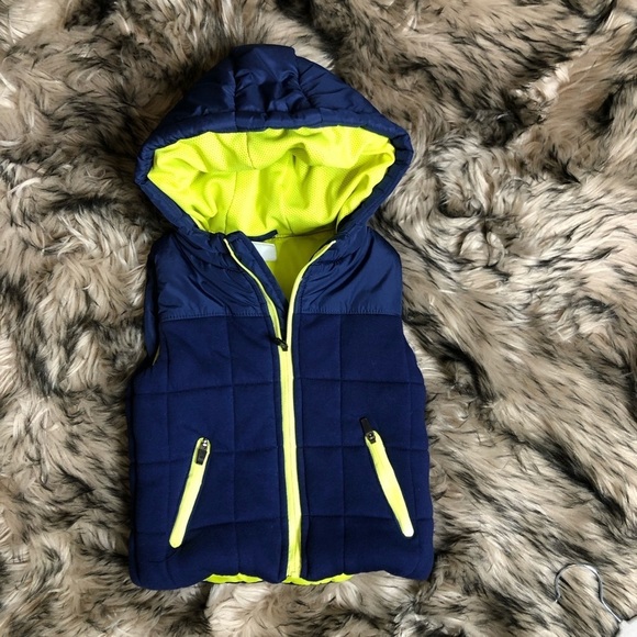 GABE Rogers puffer vest - Picture 5 of 8